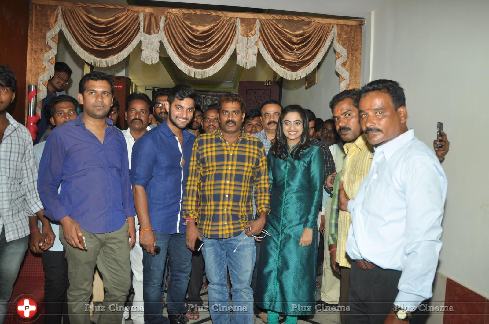 Chuttalabbai Movie Team at Sri Mayuri | Picture 1396232