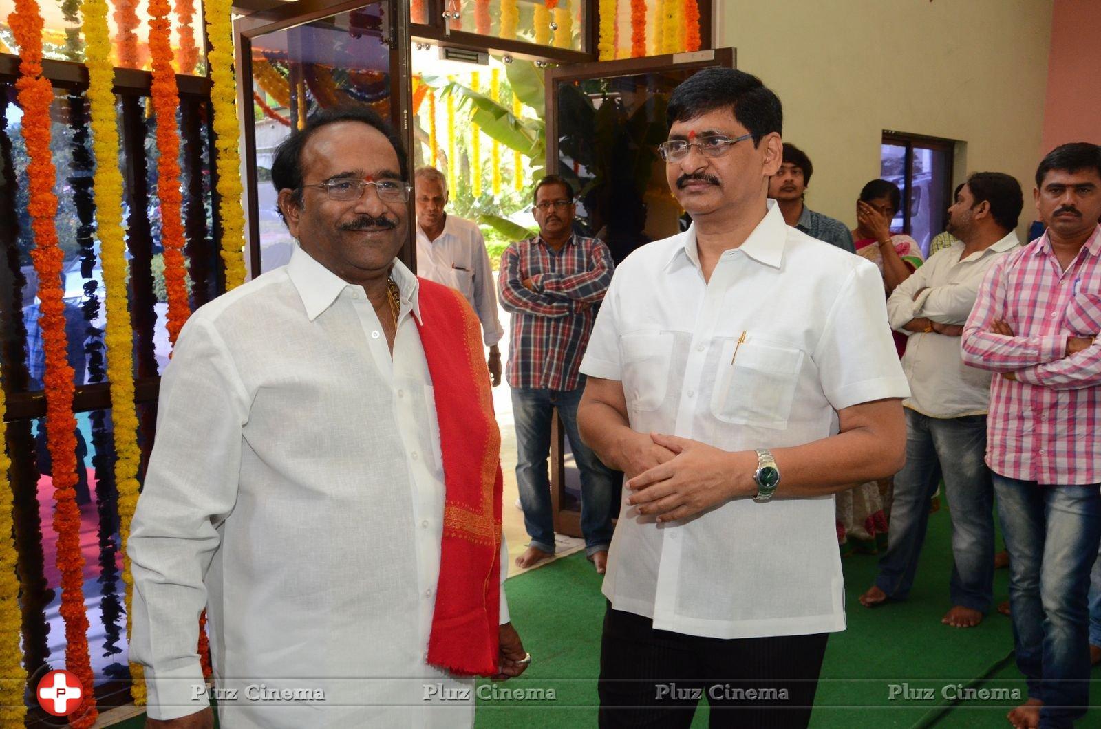 Sunil and N Shankar Movie Opening Photos | Picture 1401189