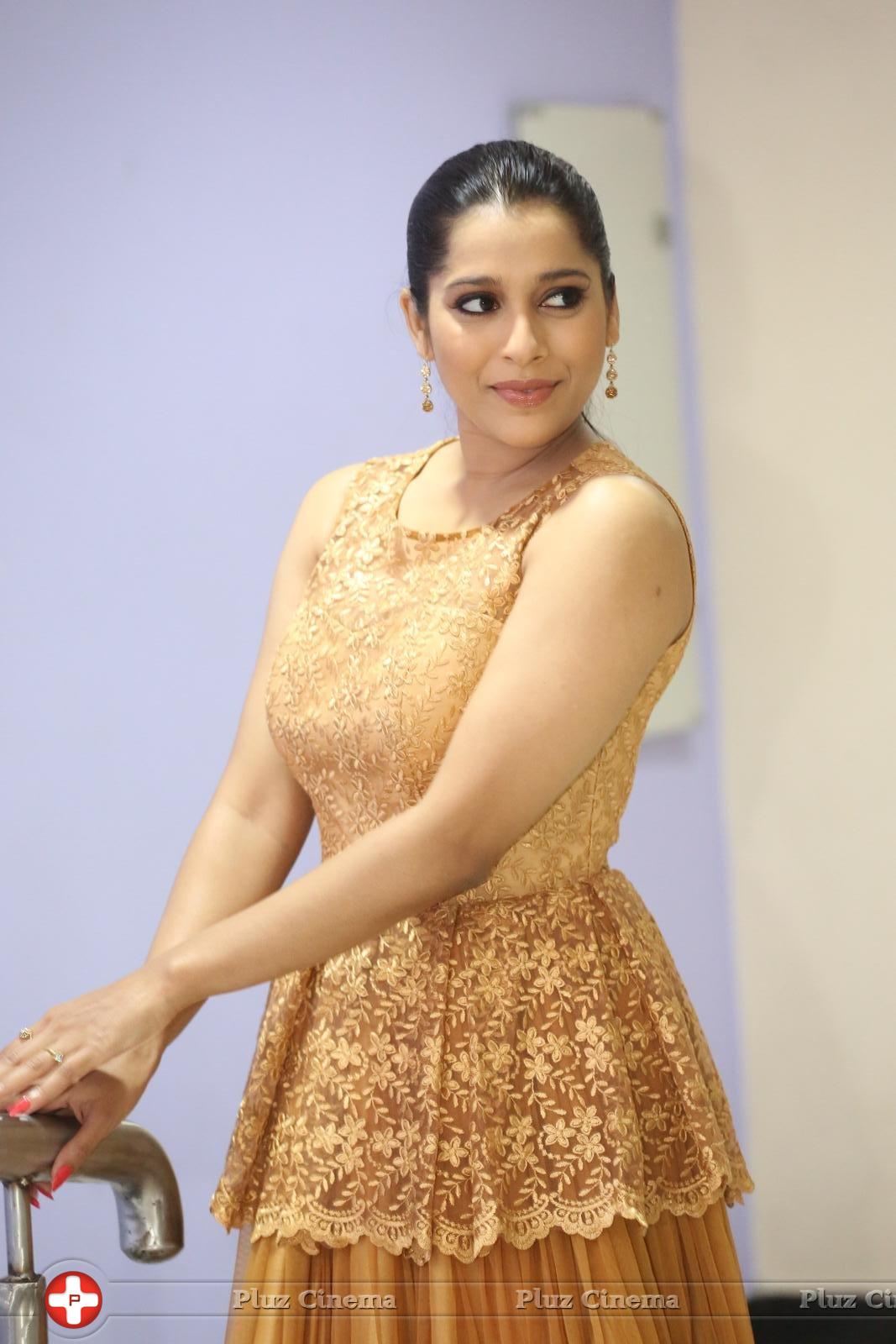 Rashmi Gautham at Guntur Talkies Theatrical Trailer Launch Photos | Picture 1227818