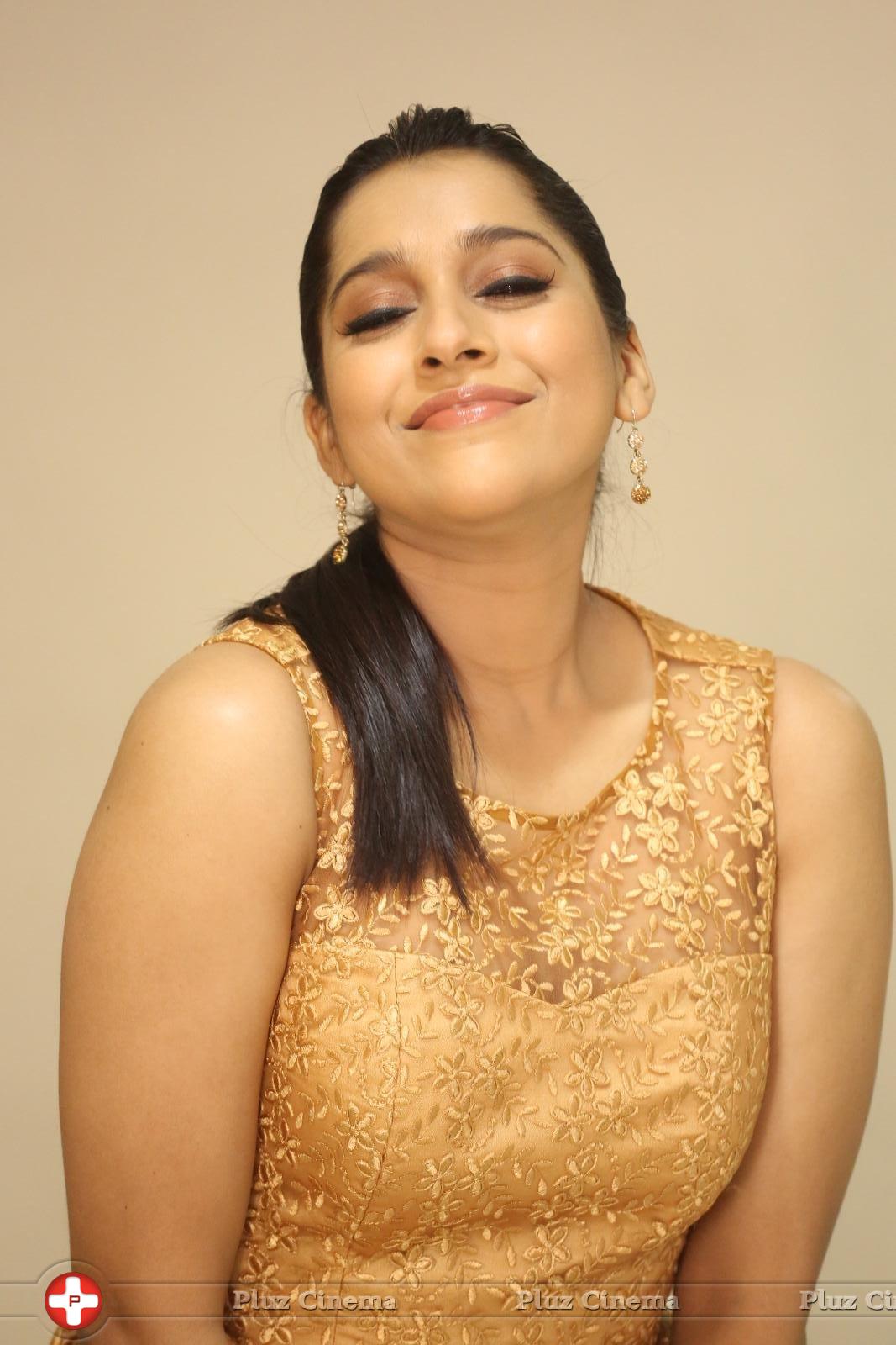 Rashmi Gautham at Guntur Talkies Theatrical Trailer Launch Photos | Picture 1227876