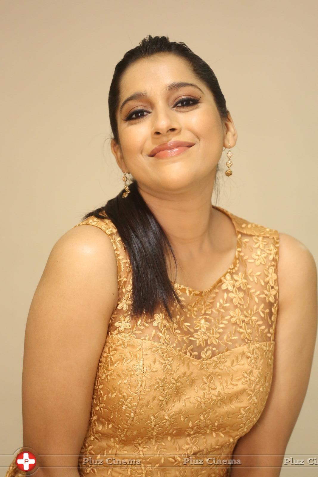 Rashmi Gautham at Guntur Talkies Theatrical Trailer Launch Photos | Picture 1227878