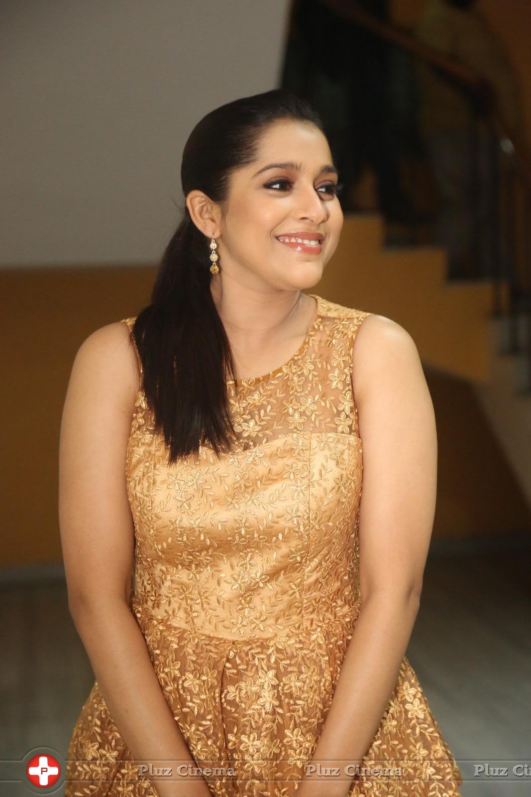 Rashmi Gautham at Guntur Talkies Theatrical Trailer Launch Photos | Picture 1227902