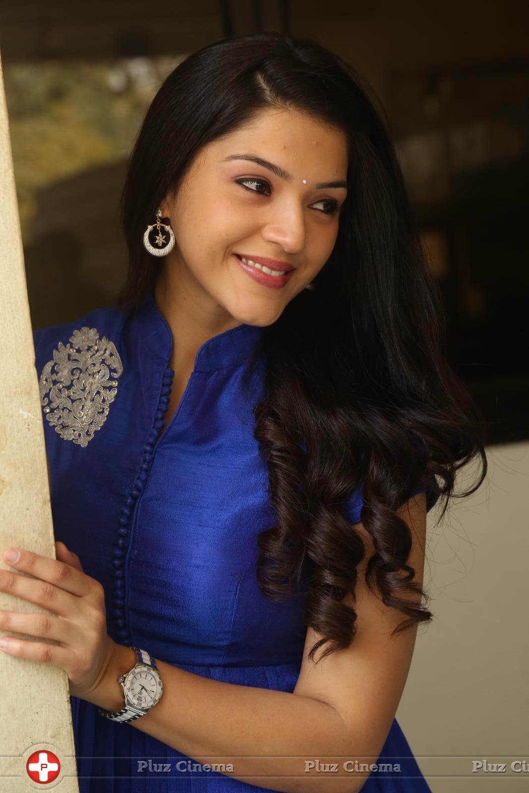 Mehreen New Stills | Picture 1229073