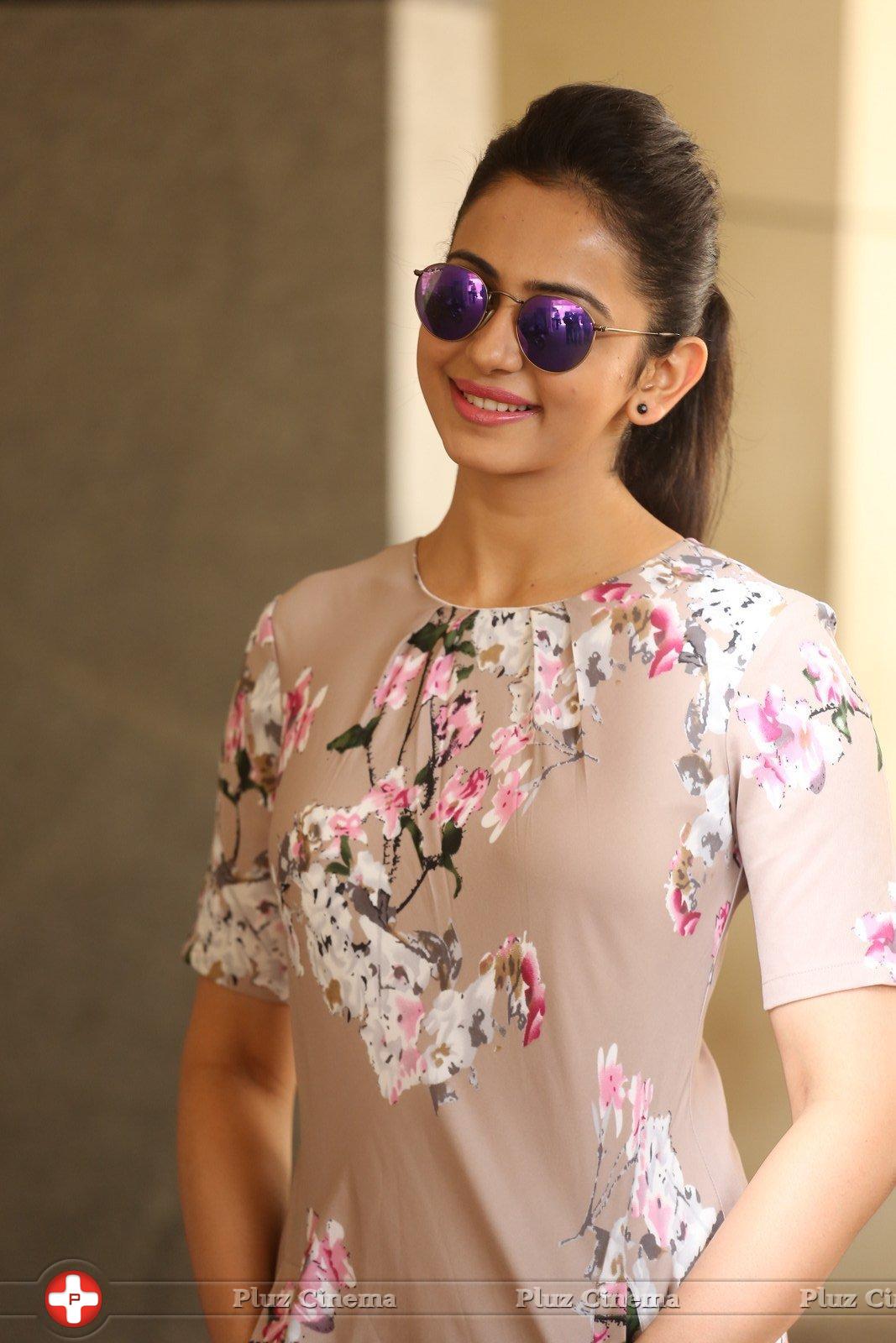 Rakul Preet Singh at Aditya Mehta Foundation Prelude of Infinity Ride 2016 Curtain Raiser Stills | Picture 1235220