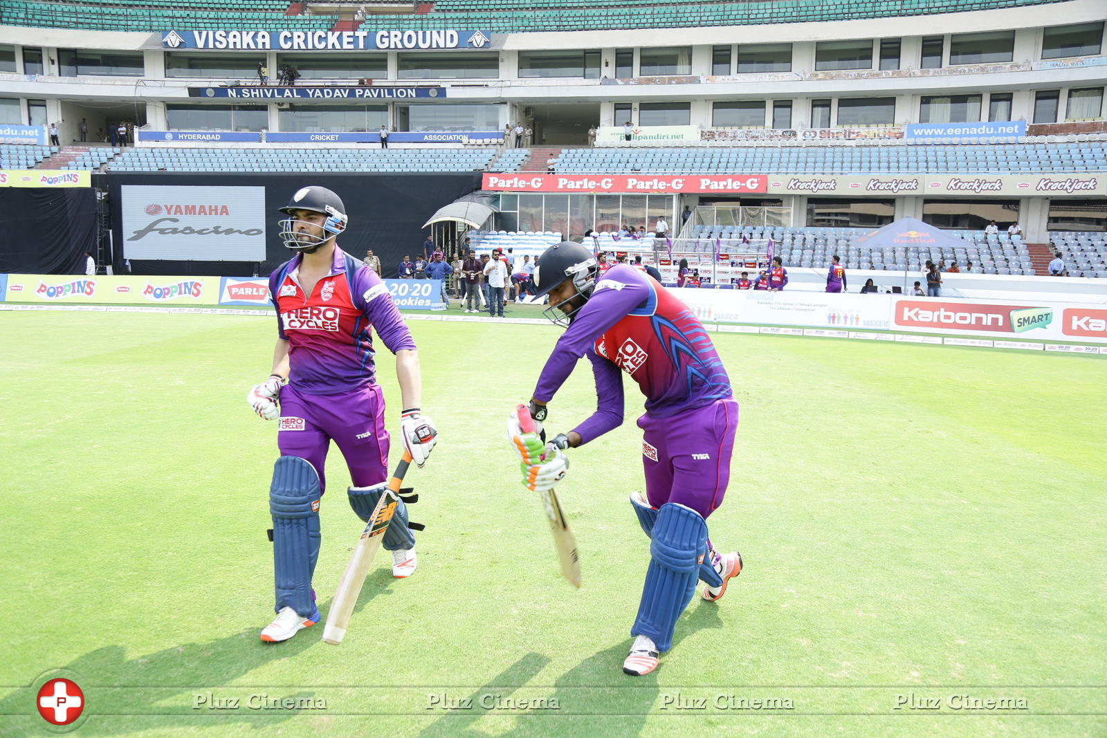 CCL 6 Karnataka Bulldozers Vs Bengal Tigers Match Photos | Picture 1235889