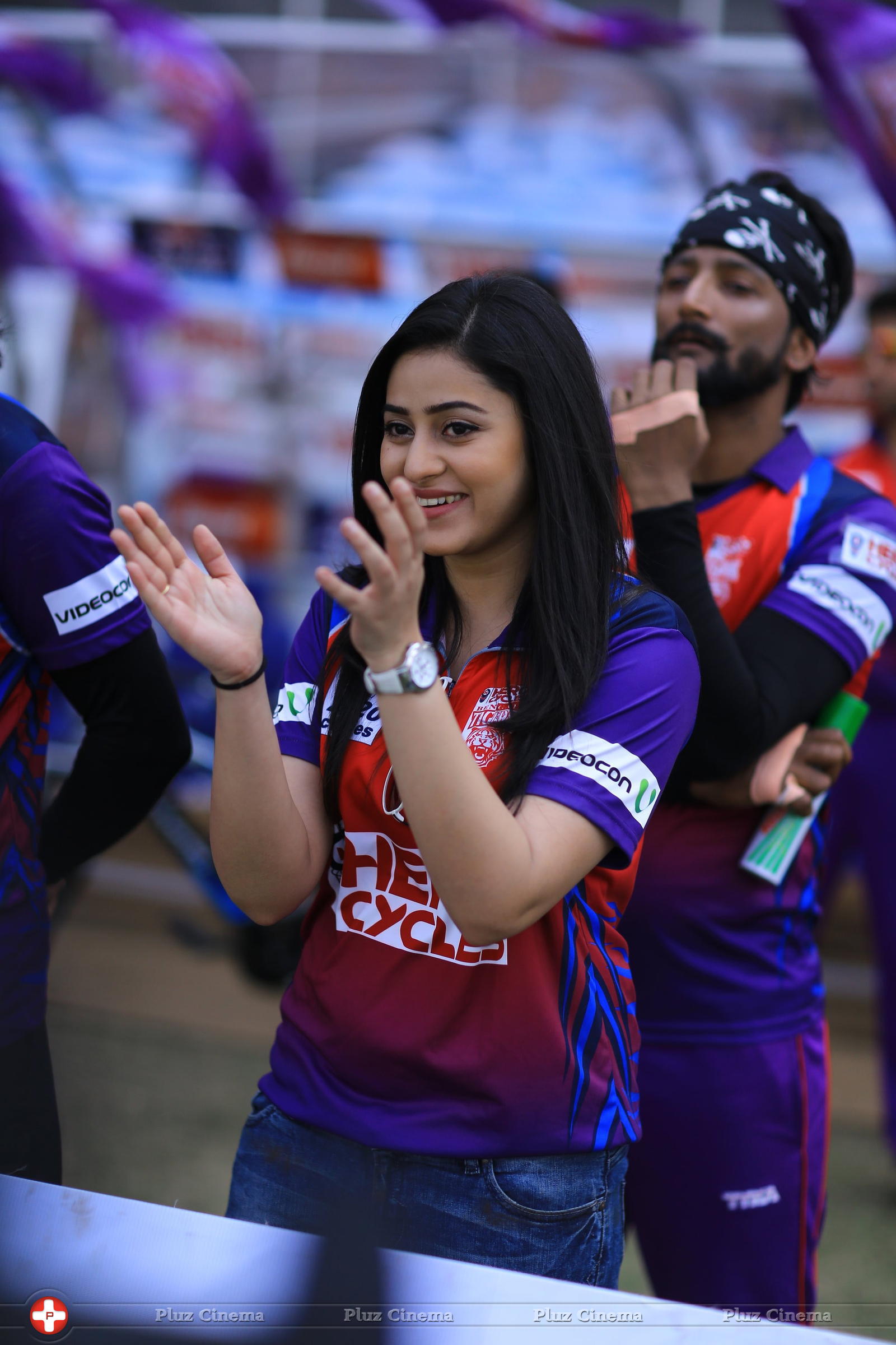 CCL 6 Karnataka Bulldozers Vs Bengal Tigers Match Photos | Picture 1235895