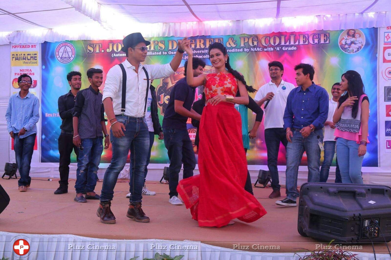 Meeku Meere Maaku Meme Team Hungama at St.Joseph College Stills | Picture 1239666