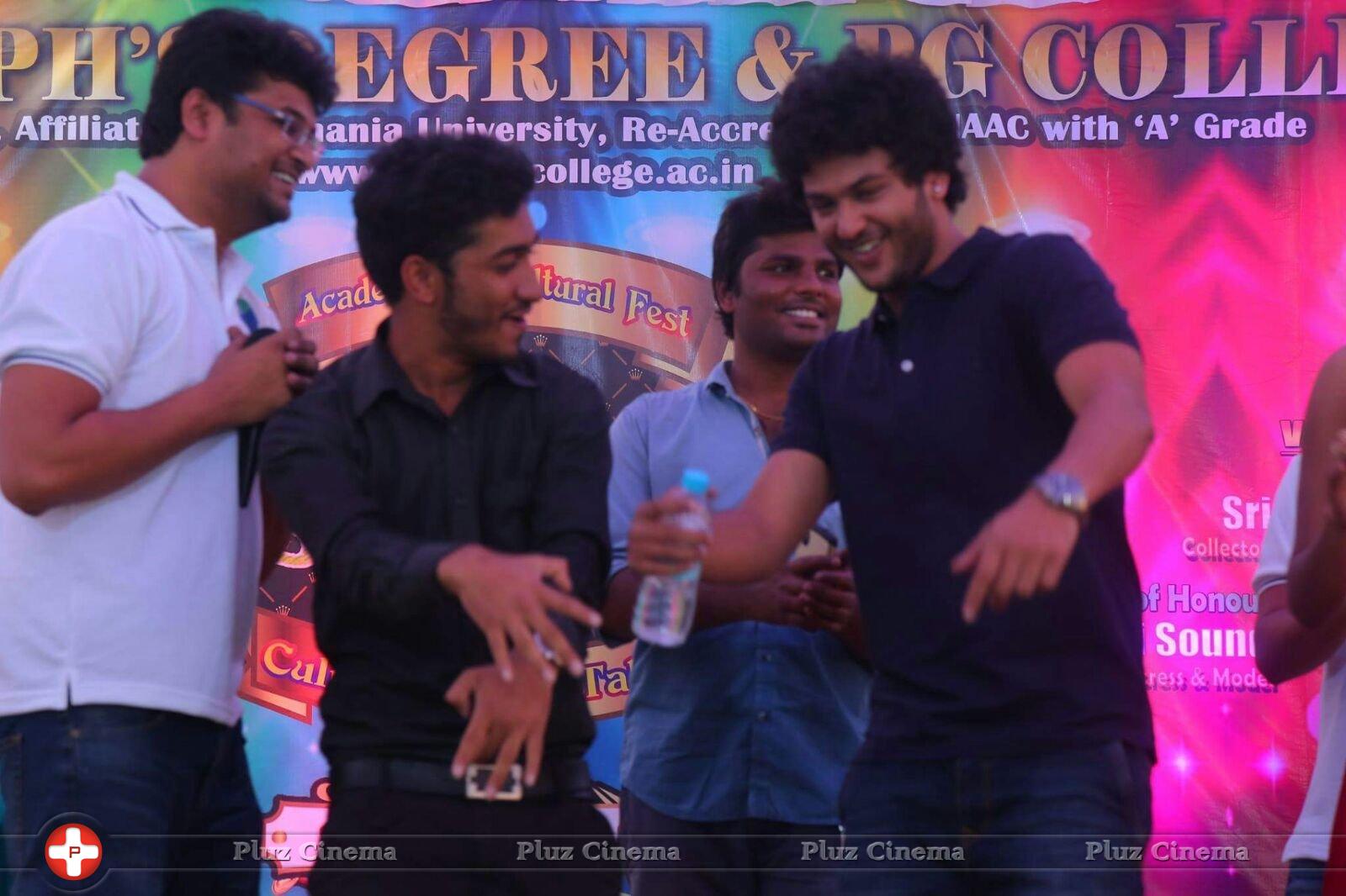 Meeku Meere Maaku Meme Team Hungama at St.Joseph College Stills | Picture 1239676