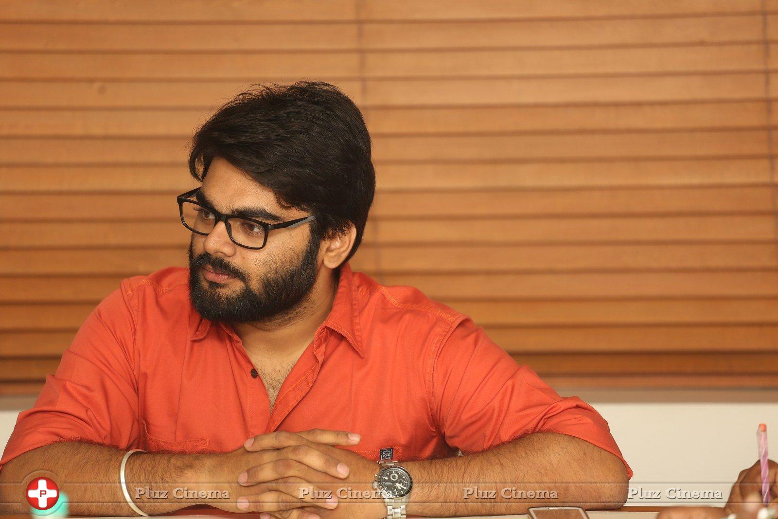 Kshanam Movie Director Ravikanth Interview Stills | Picture 1240841