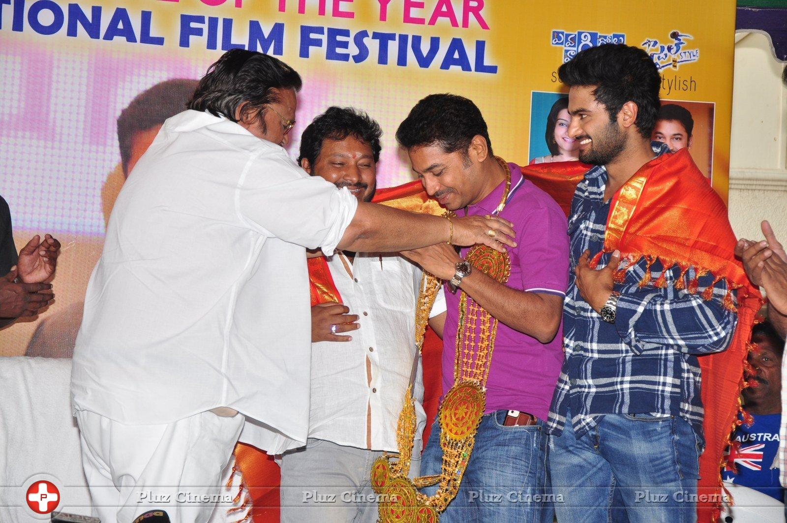 Dasari Felicitates Krishnamma Kalipindi Iddarini Movie Team Photos | Picture 1200280