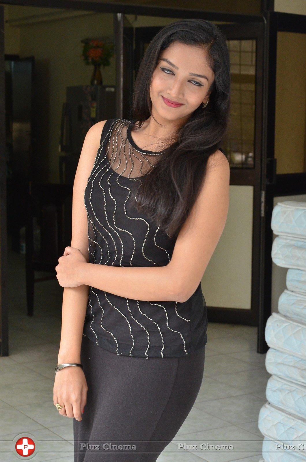 Swasthi - Kings Movie Press Meet Photos | Picture 1209697