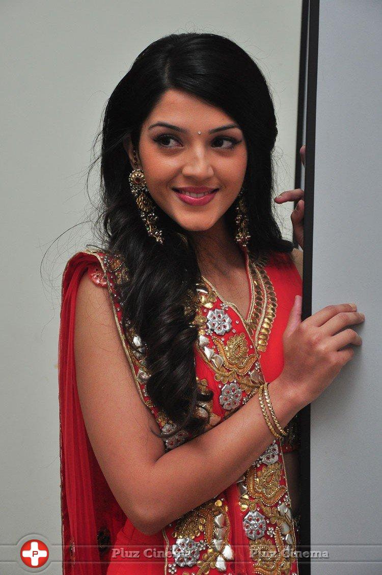 Mehreen at Krishna Gadi Veera Prema Gadha Audio Launch Stills | Picture 1210340