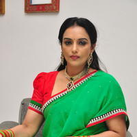 Shweta Menon at She Movie On Location Press Meet Photos | Picture 1213454