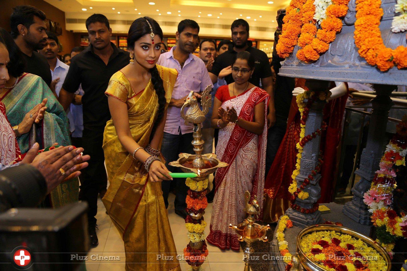 Shriya Launches VRK Silks Showroom Stills | Picture 1214531