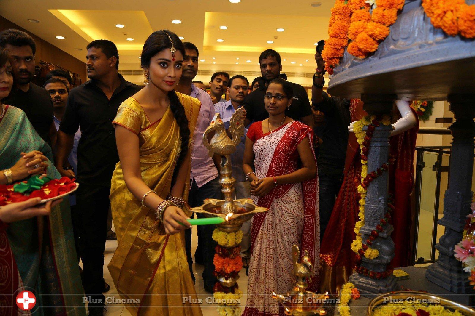 Shriya Launches VRK Silks Showroom Stills | Picture 1214533