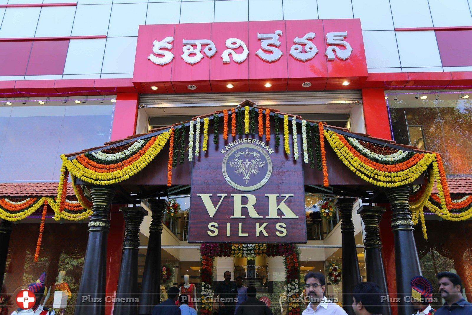 Shriya Launches VRK Silks Showroom Stills | Picture 1214573