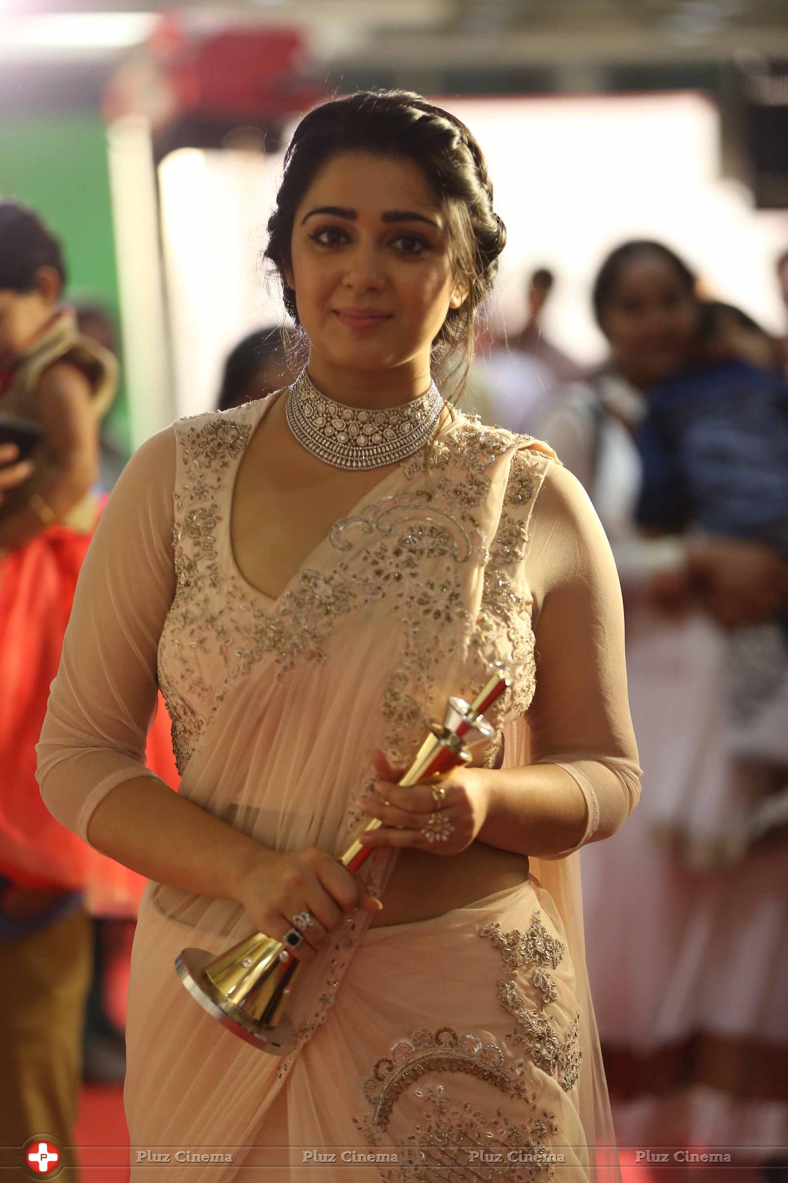 Charmy Kaur - CineMAA Awards 2016 Red Carpet Photos | Picture 1334478