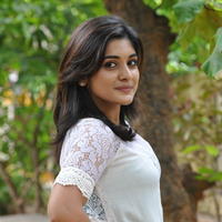 Niveda Thomas New Stils | Picture 1339137