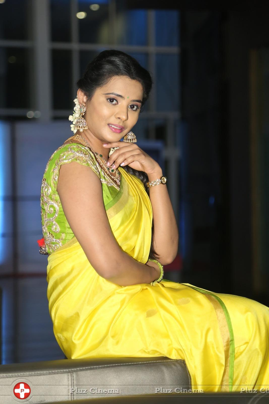 Manasa at Savithri Movie Audio Launch Photos | Picture 1260012