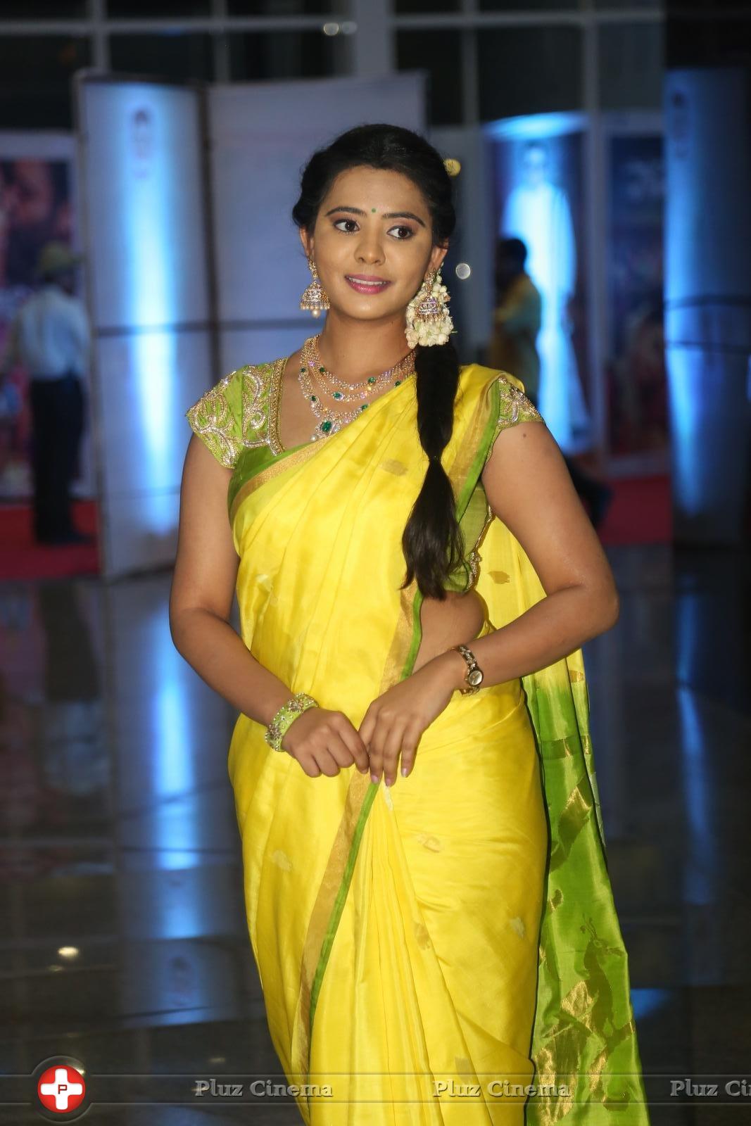 Manasa at Savithri Movie Audio Launch Photos | Picture 1260027