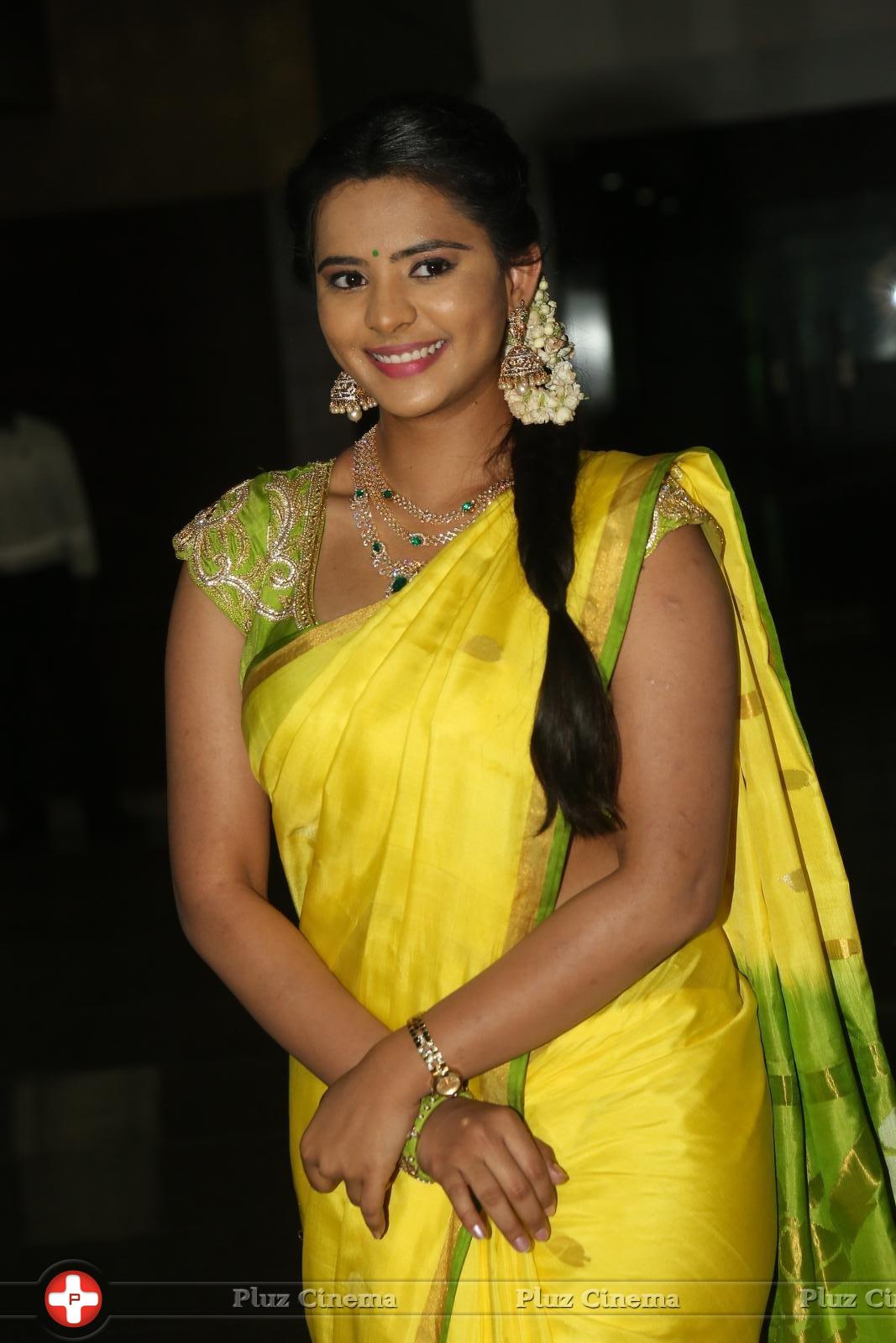 Manasa at Savithri Movie Audio Launch Photos | Picture 1260067