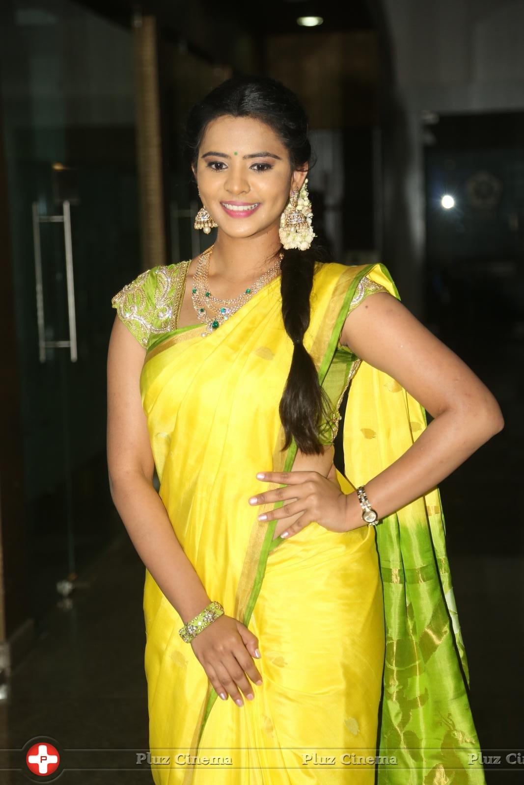 Manasa at Savithri Movie Audio Launch Photos | Picture 1260077