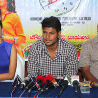 Run Movie Team at Vijayawada Trendset Mall Photos | Picture 1273296