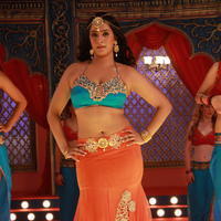 Varalaxmi Sarathkumar - Madha Gaja Raja Movie Stills | Picture 1304080