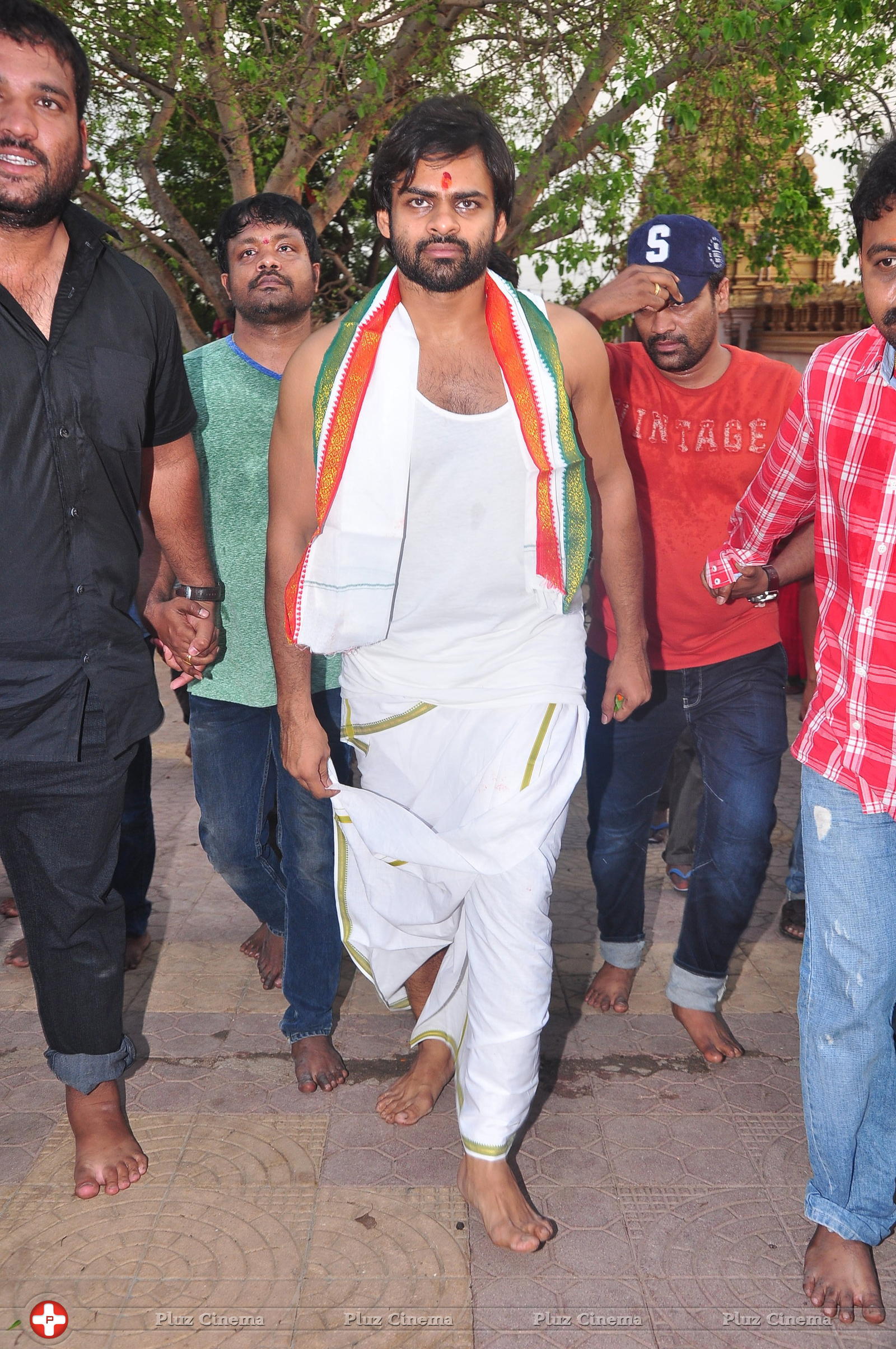 Supreme Movie Team at Kondagattu Anjaneya Swamy Temple Photos | Picture 1307309