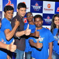 Mahesh Babu Felicitates Thumps Up Thunder Challenge Winners at Paradise Photos