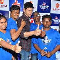 Mahesh Babu Felicitates Thumps Up Thunder Challenge Winners at Paradise Photos | Picture 1313507