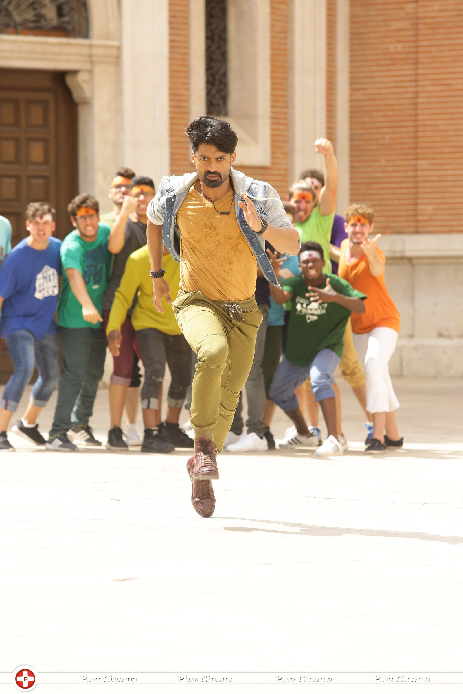 ISM Movie Photos | Picture 1429118