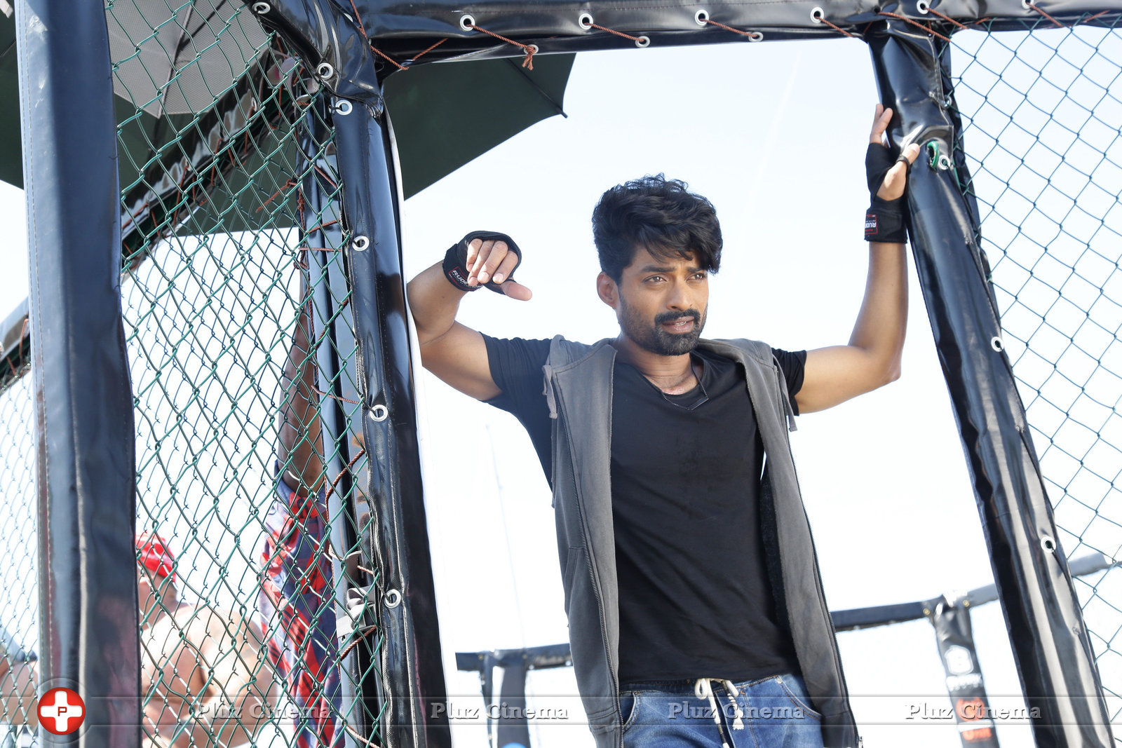 ISM Movie Photos | Picture 1429121