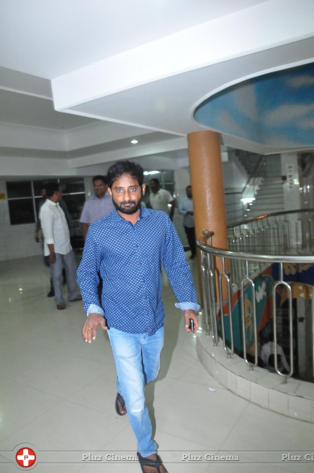 Janatha Garage Movie Theatre Coverage Photos | Picture 1406293