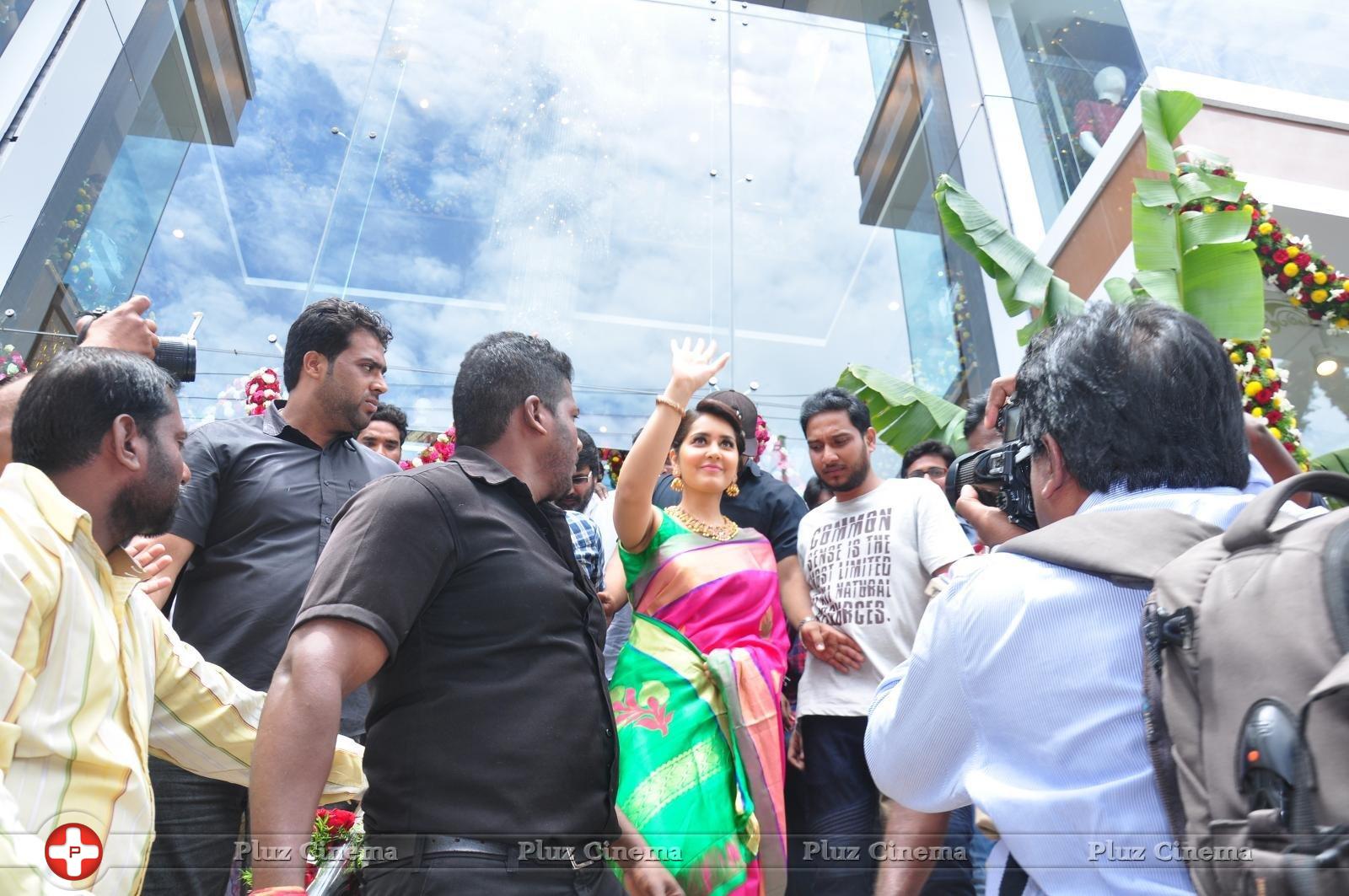 Raashi Khanna Inaugurates RS Brothers Shopping Mall | Picture 1406999