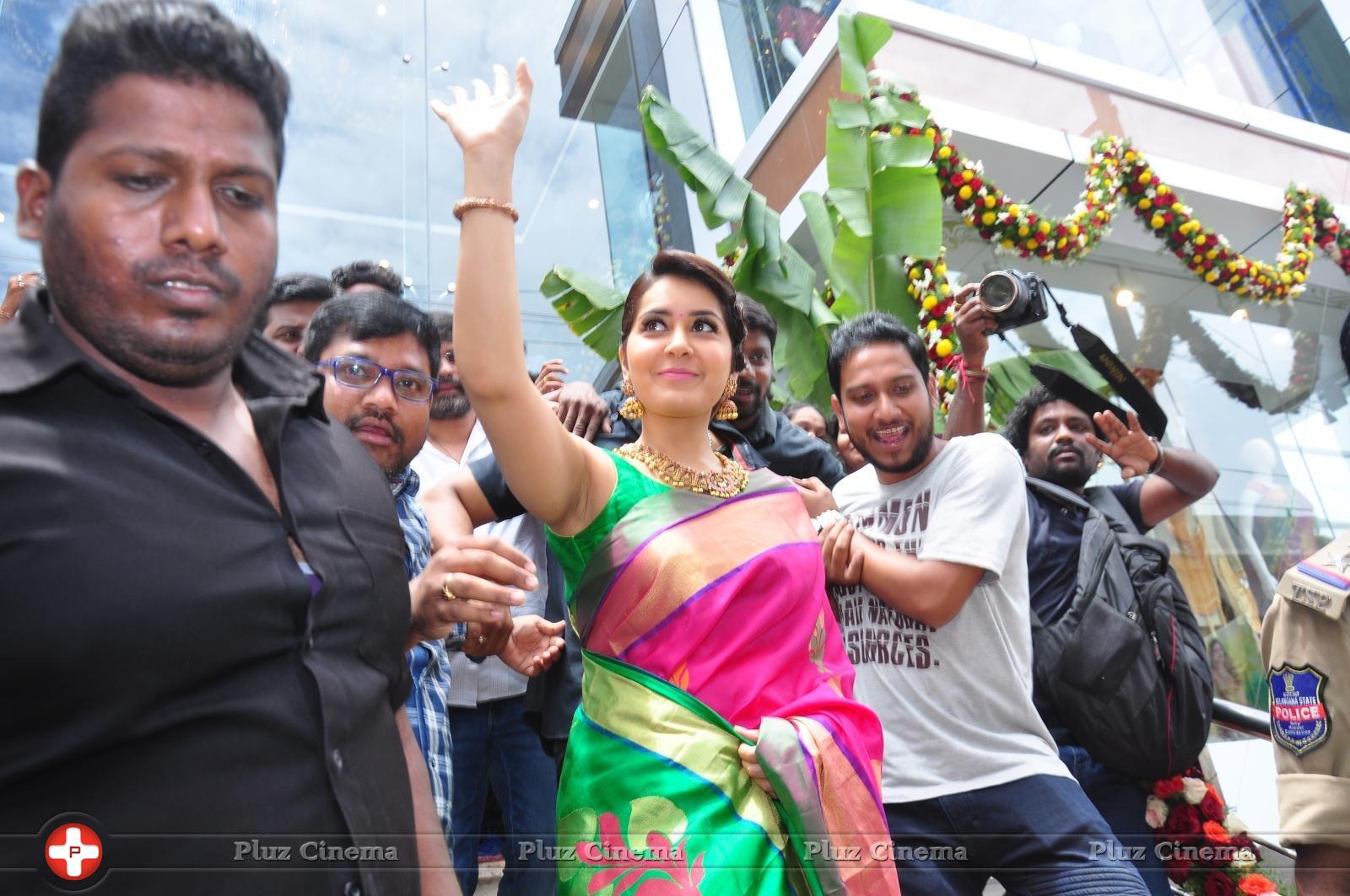 Raashi Khanna Inaugurates RS Brothers Shopping Mall | Picture 1407006