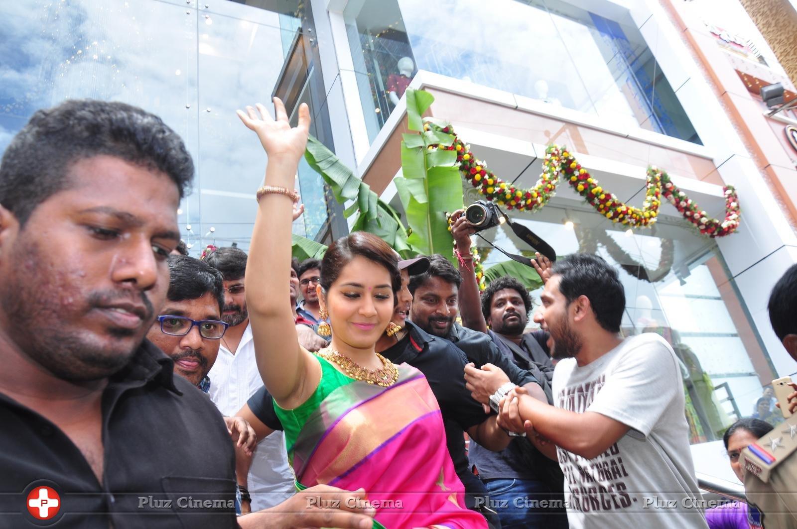 Raashi Khanna Inaugurates RS Brothers Shopping Mall | Picture 1407007