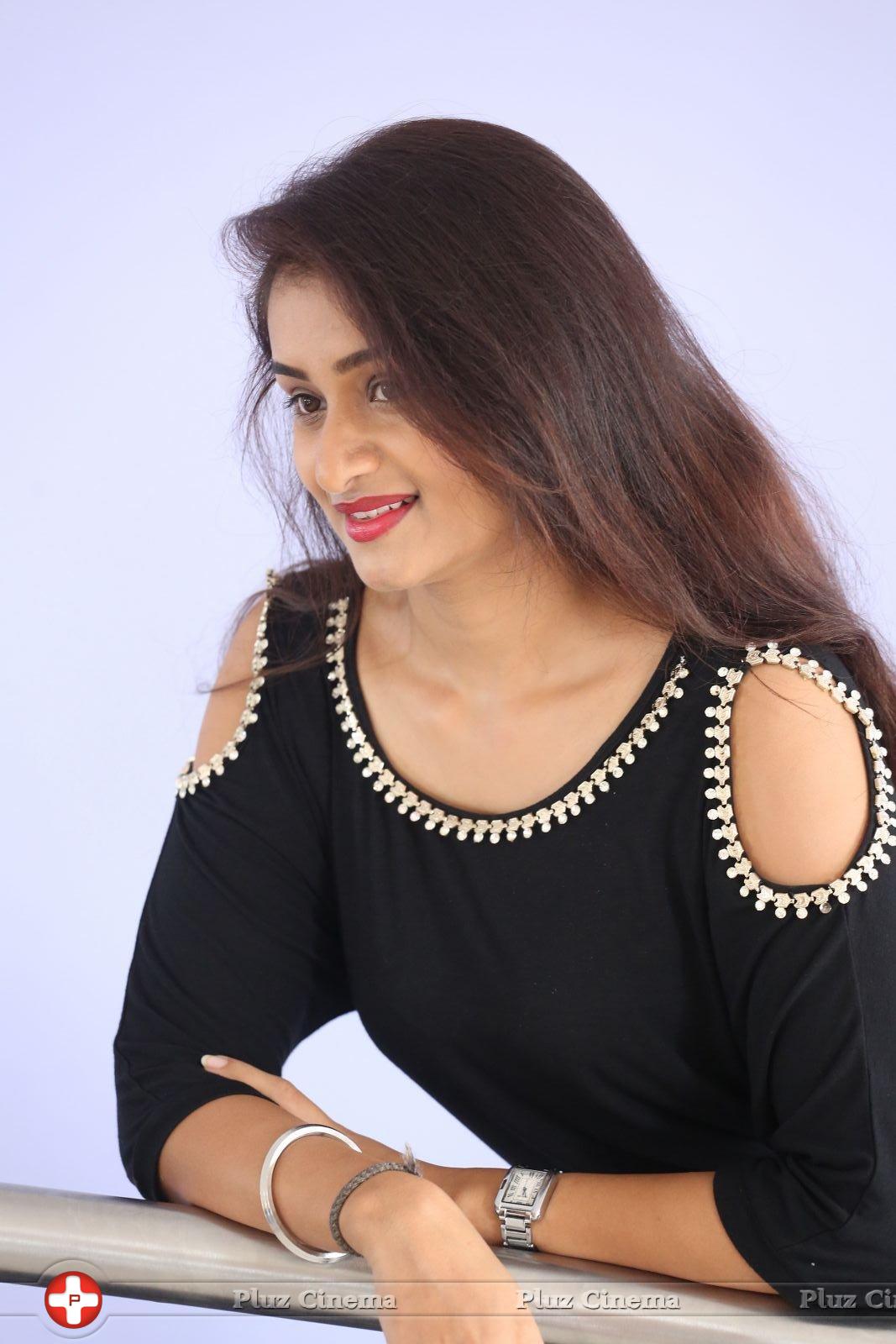 Kiran Chetwani New Photos | Picture 1410171