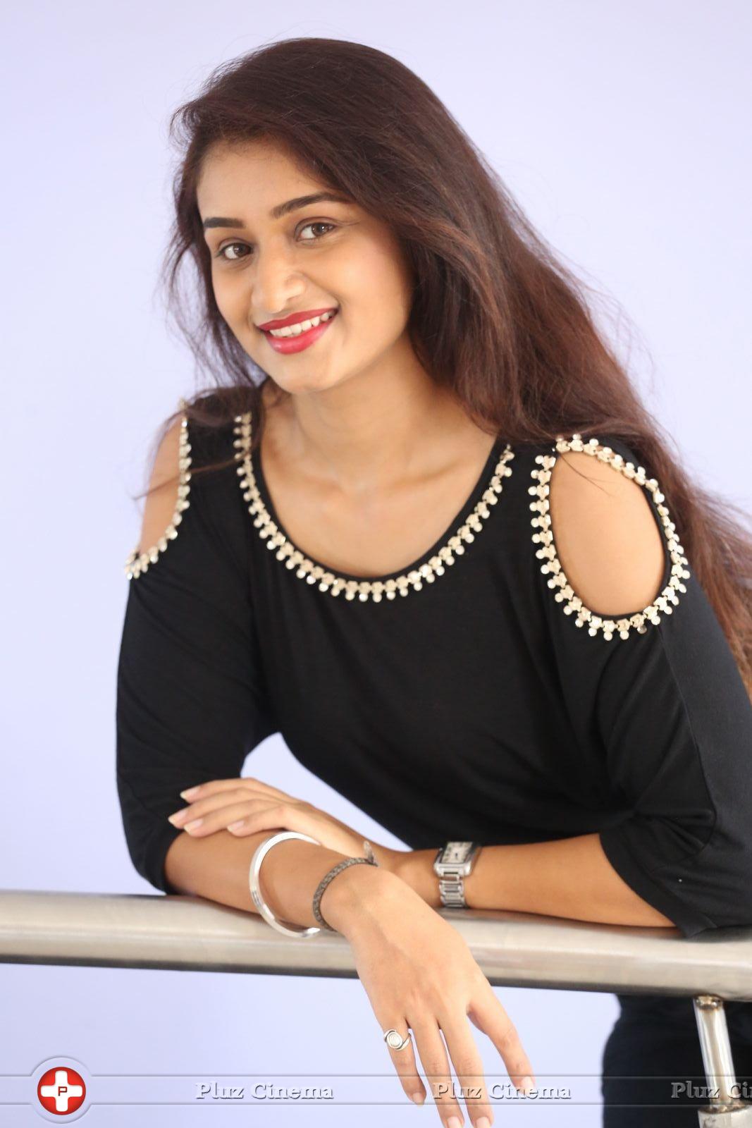 Kiran Chetwani New Photos | Picture 1410173