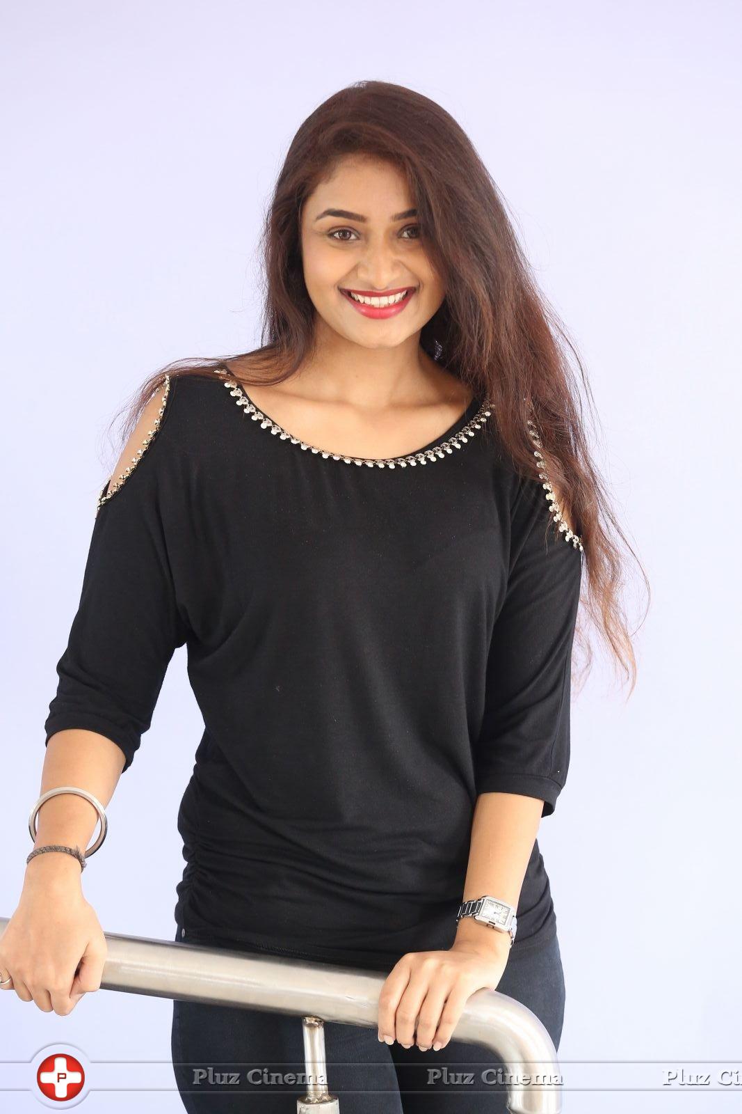 Kiran Chetwani New Photos | Picture 1410182