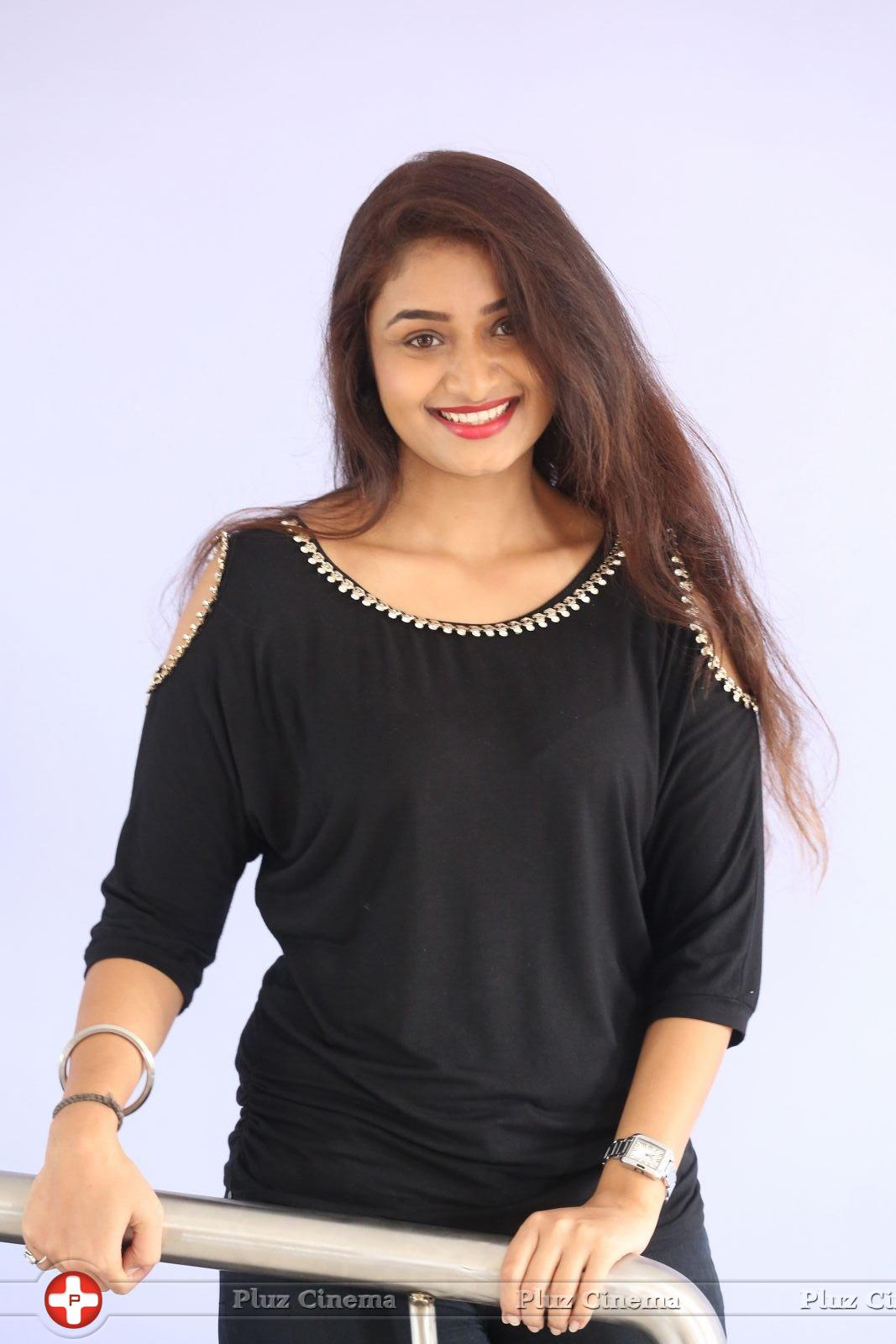 Kiran Chetwani New Photos | Picture 1410184