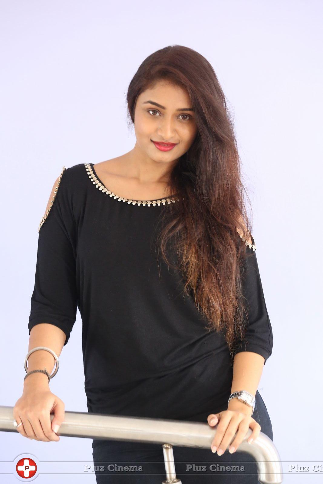 Kiran Chetwani New Photos | Picture 1410186