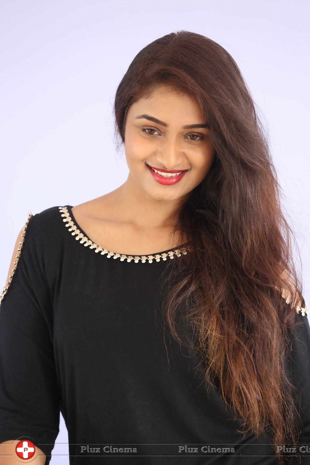 Kiran Chetwani New Photos | Picture 1410190