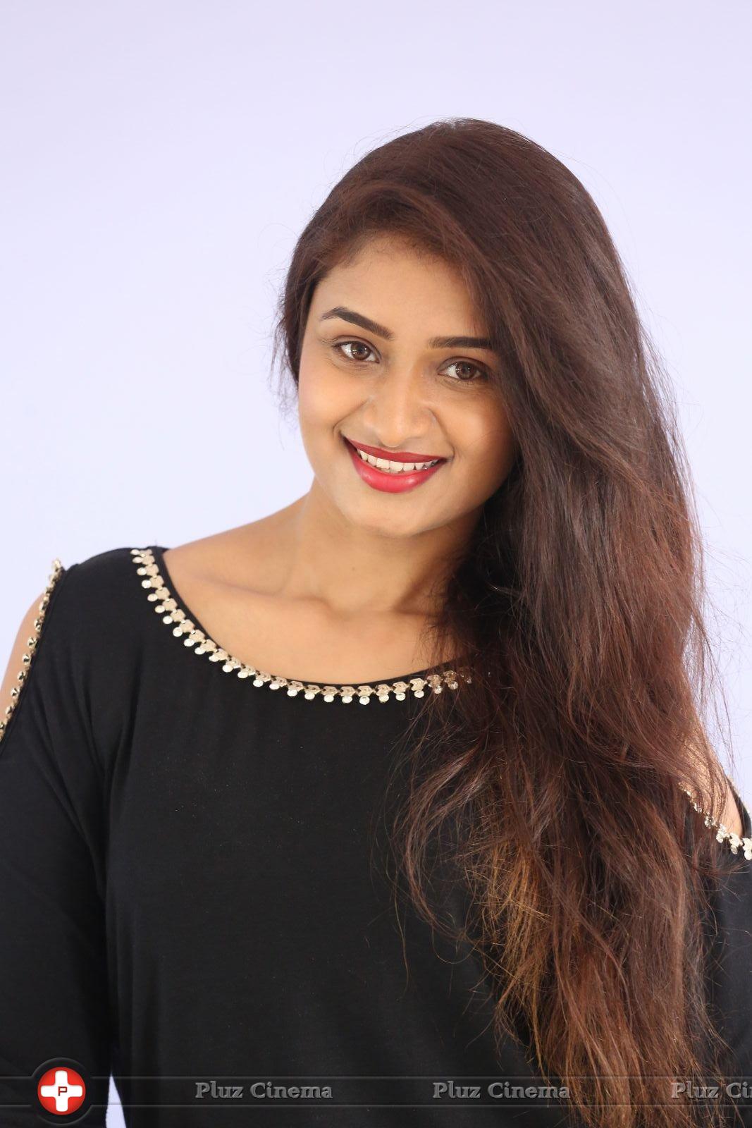 Kiran Chetwani New Photos | Picture 1410198