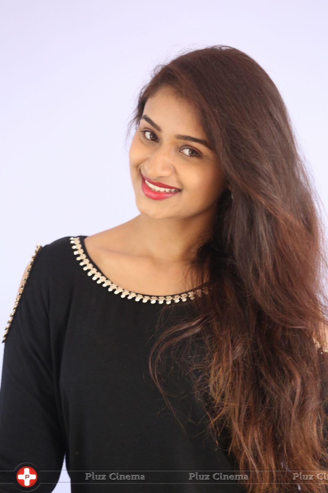 Kiran Chetwani New Photos | Picture 1410201