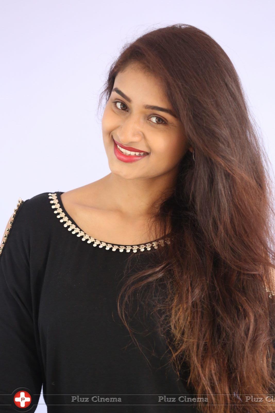 Kiran Chetwani New Photos | Picture 1410202