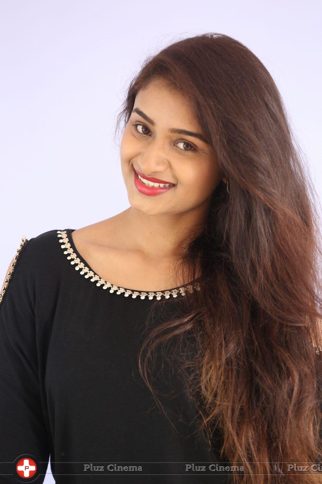 Kiran Chetwani New Photos | Picture 1410203