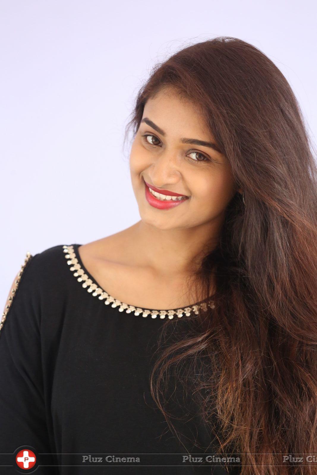 Kiran Chetwani New Photos | Picture 1410204