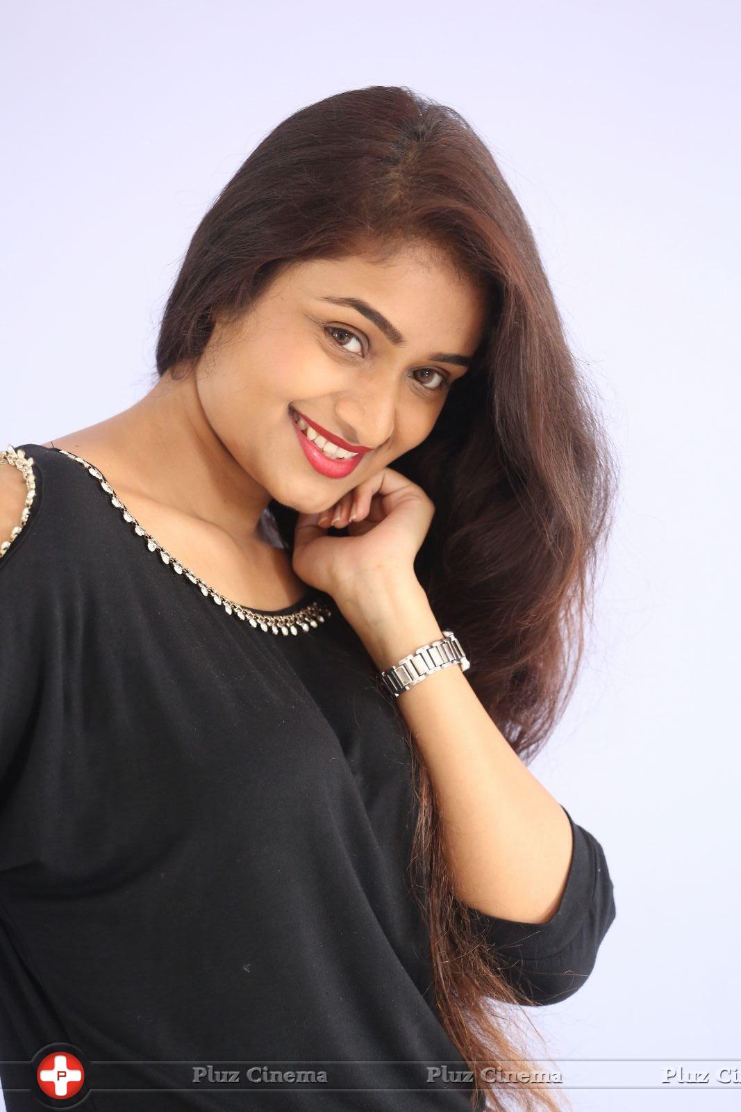 Kiran Chetwani New Photos | Picture 1410206