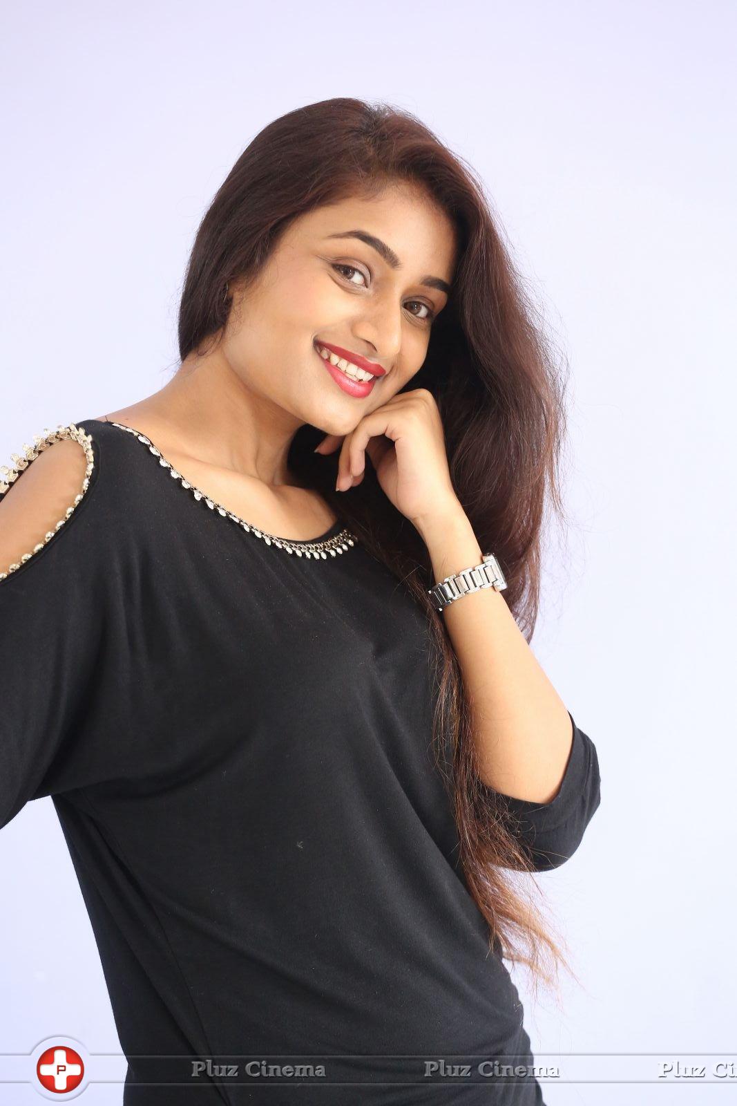 Kiran Chetwani New Photos | Picture 1410210